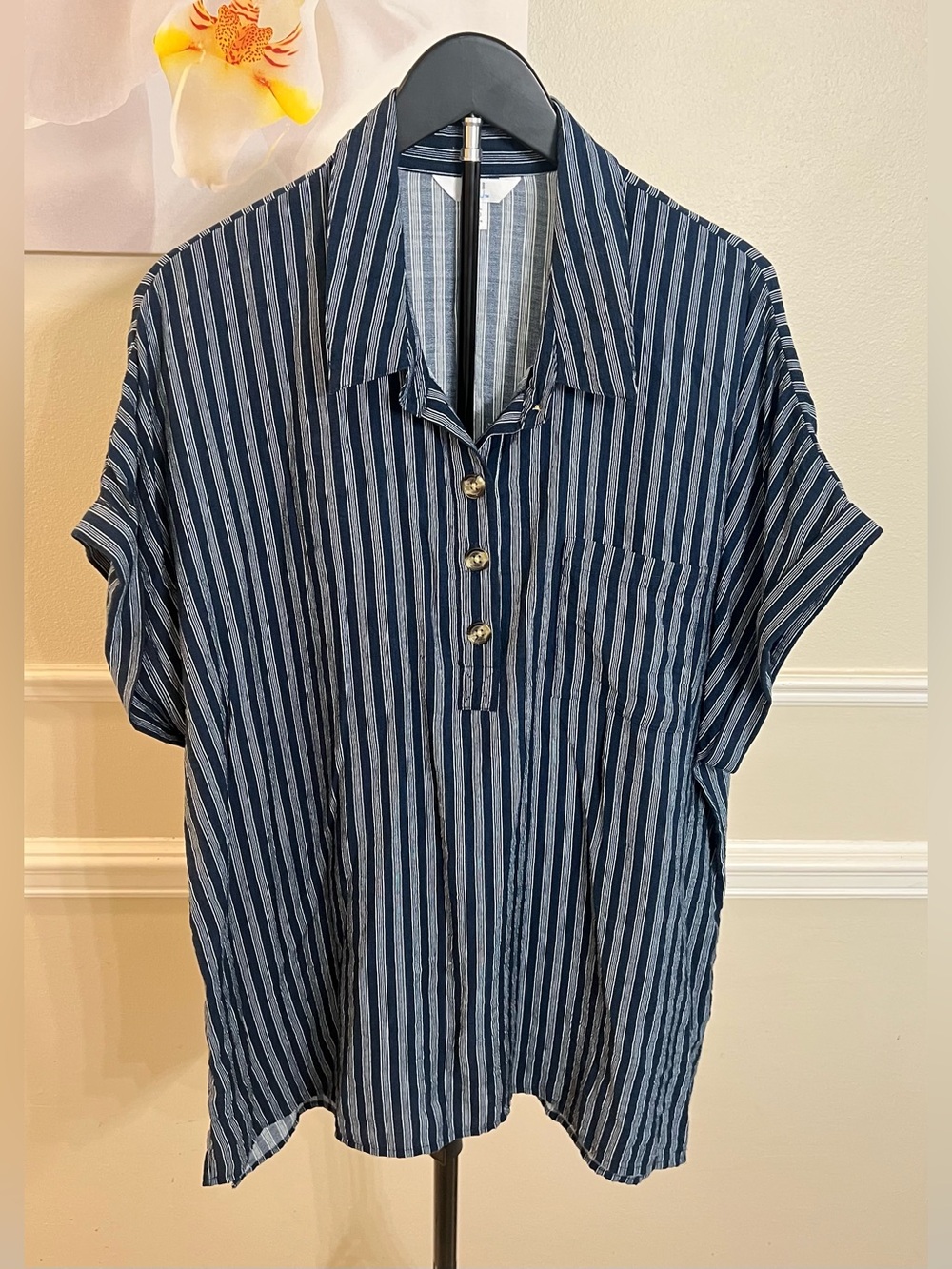 Women’s Time and Tru Striped Henley Tunic Short Sleeve Blouse. Size XXL (20).